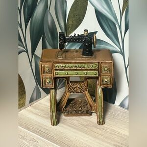 Vintage Sewing Machine Decor in Brown and Green